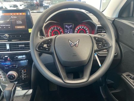 2026-Mahindra-XUV-3XO-12T-MX3-Auto_14