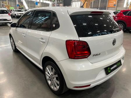 2016-Volkswagen-Polo-GP-14-TDI-Highline_4