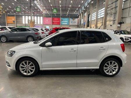 2016-Volkswagen-Polo-GP-14-TDI-Highline_5
