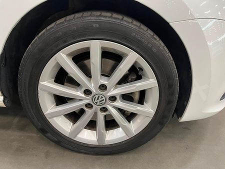 2016-Volkswagen-Polo-GP-14-TDI-Highline_8