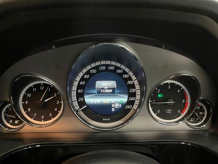 2012-Mercedes-Benz-E-Class-E-250-CDI-BE_10