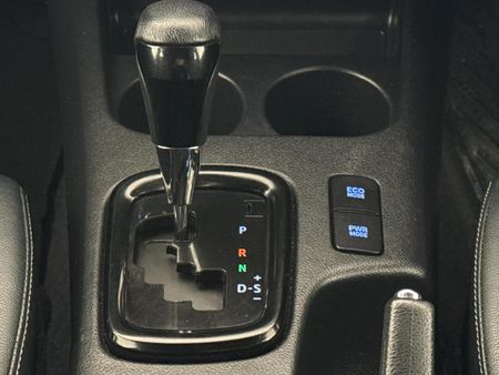 2020-Toyota-Hilux-28-GD-6-Raised-Body-Auto-Raider-Double-Cab_10