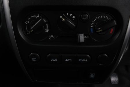 2013-Suzuki-Jimny-13_4