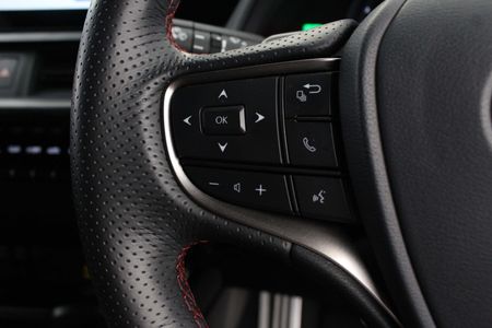 2023-Lexus-UX-250h-F-Sport_4