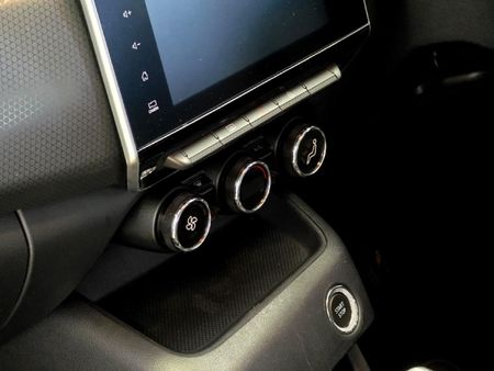 2025-Nissan-Magnite-10T-Acenta-Plus-Auto_12