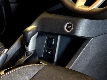 2025-Nissan-Magnite-10T-Acenta-Plus-Auto_25