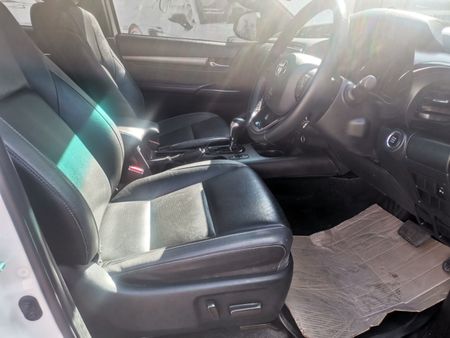 2022-Toyota-Hilux-28-GD-6-Raised-Body-Legend-Auto-Double-Cab-Dies_9