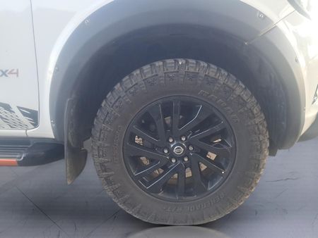 2019-Nissan-Navara-23D-Stealth-4x4-Double-Cab_10