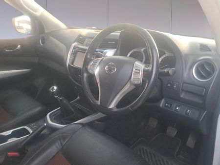 2019-Nissan-Navara-23D-Stealth-4x4-Double-Cab_12