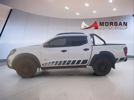 2019-Nissan-Navara-23D-Stealth-4x4-Double-Cab_3