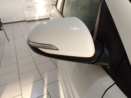 2019-Kia-Rio-12-5-dr_9