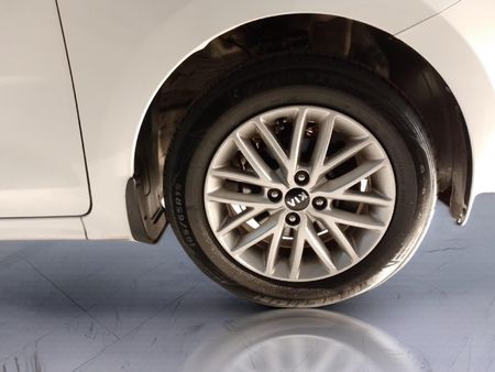 2019-Kia-Rio-12-5-dr_10