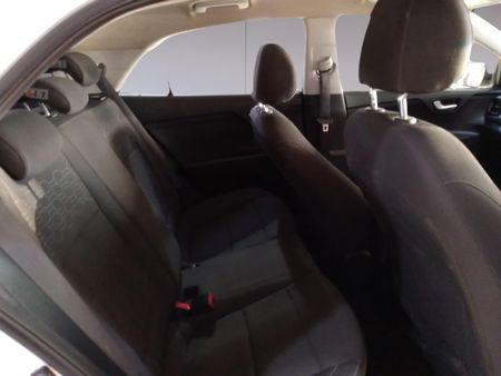2019-Kia-Rio-12-5-dr_16