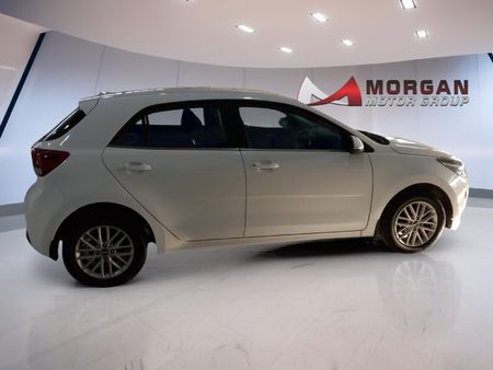 2019-Kia-Rio-12-5-dr_7