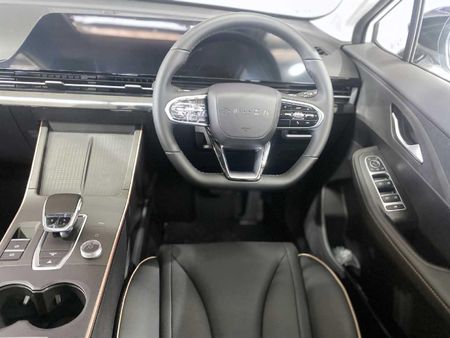 2026-Omoda-C5-15T-Luxury-X_16