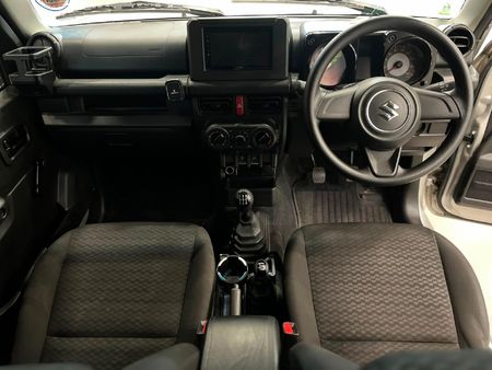 2022-Suzuki-Jimny-15-GA_9