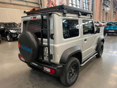 2022-Suzuki-Jimny-15-GA_2