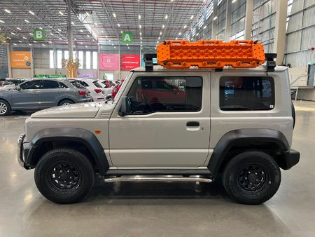 2022-Suzuki-Jimny-15-GA_5