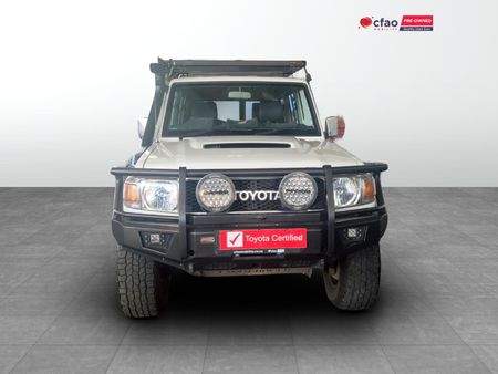 2014-Toyota-Land-Cruiser-76-45-D-V8-Station-Wagon_3