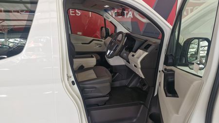 2024-Toyota-Quantum-28-GL-Auto-14-Seater_14