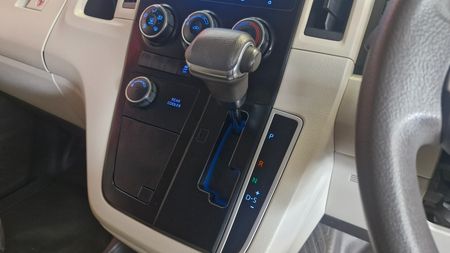 2024-Toyota-Quantum-28-GL-Auto-14-Seater_17