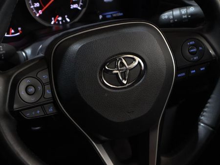 2024-Toyota-Corolla-Cross-18-XS_9