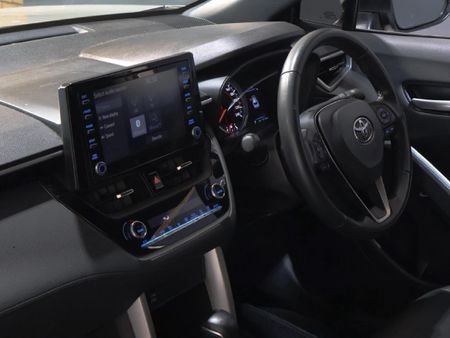 2024-Toyota-Corolla-Cross-18-XS_11