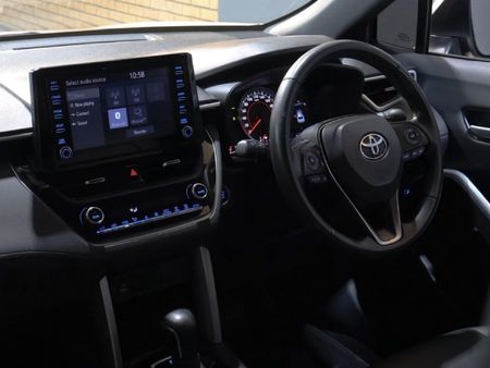 2024-Toyota-Corolla-Cross-18-XS_12