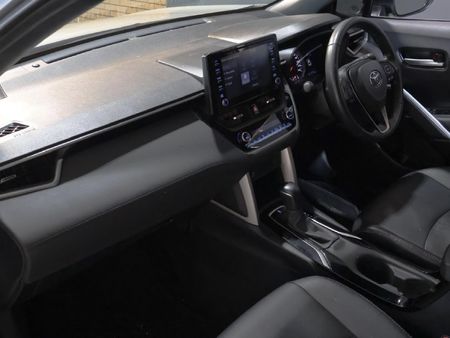 2024-Toyota-Corolla-Cross-18-XS_17