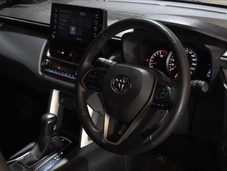 2024-Toyota-Corolla-Cross-18-XS_21