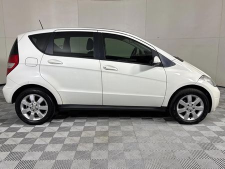 2012-Mercedes-Benz-A-Class-A-180-CDI-Classic-Auto_14