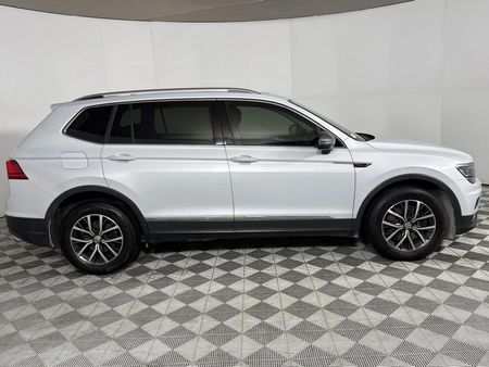 2018-Volkswagen-Tiguan-Allspace-20-TSI-Comfortline-4Motion-Auto-132kW_17