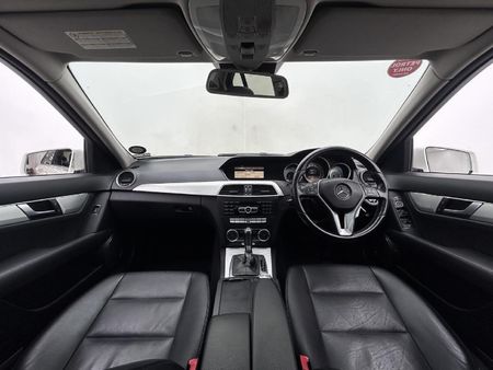 2011-Mercedes-Benz-C-Class-C-180-BE-Avantgarde-Auto_10