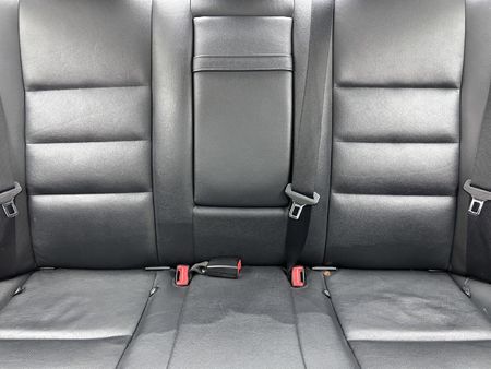 2011-Mercedes-Benz-C-Class-C-180-BE-Avantgarde-Auto_13