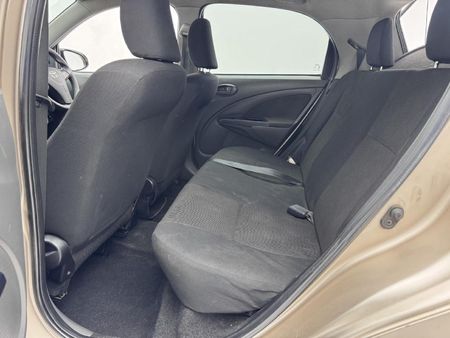 2016-Toyota-Etios-15-Xi-5-dr_11