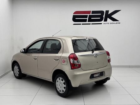 2016-Toyota-Etios-15-Xi-5-dr_3