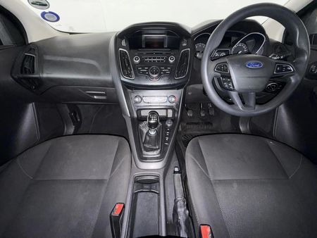 2017-Ford-Focus-10-EcoBoost-Trend-5-dr_1