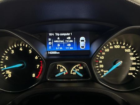 2017-Ford-Focus-10-EcoBoost-Trend-5-dr_2