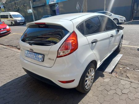 2016-Ford-Fiesta-14-Ambiente-5-dr_4
