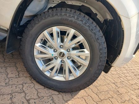 2026-Isuzu-D-Max-19-DDI-HR-LS-Auto-E-Cab_6