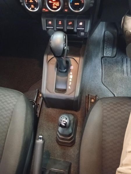 2020-Suzuki-Jimny-15-GLX-Auto_10