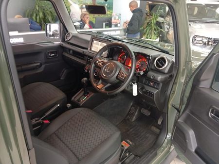 2020-Suzuki-Jimny-15-GLX-Auto_8