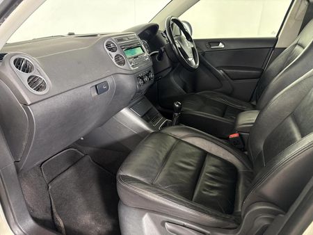 2013-Volkswagen-Tiguan-14-TSI-Bluemotion-Trend-Fun-90kW_8