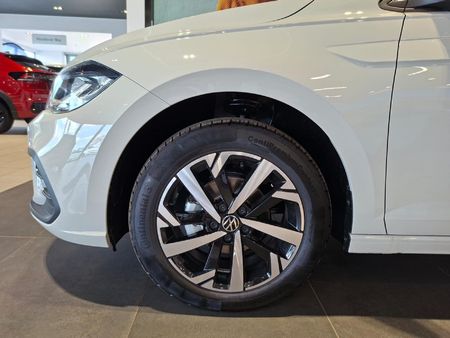 2026-Volkswagen-Polo-10-TSI-Life_9