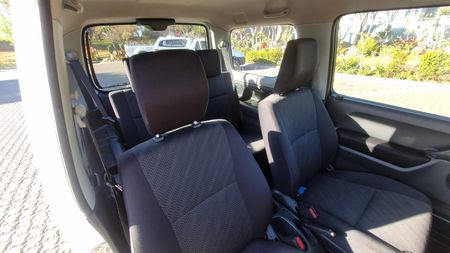2014-Suzuki-Jimny-Suzuki-Jimny-13i_12