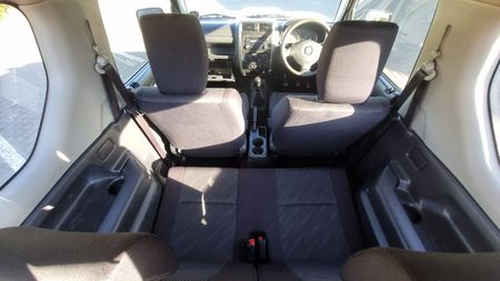 2014-Suzuki-Jimny-Suzuki-Jimny-13i_16