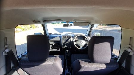 2014-Suzuki-Jimny-Suzuki-Jimny-13i_23