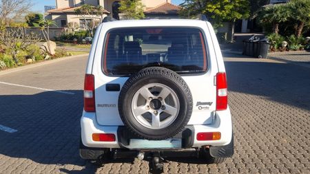 2014-Suzuki-Jimny-Suzuki-Jimny-13i_6