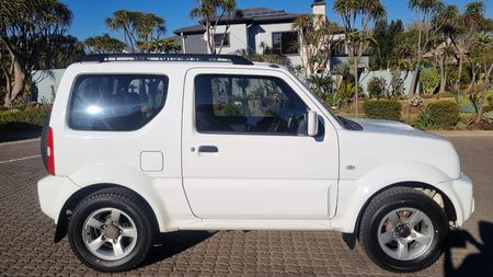 2014-Suzuki-Jimny-Suzuki-Jimny-13i_8
