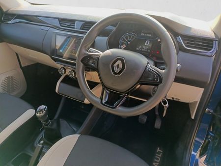 2024-Renault-Triber-10-Dynamique_13